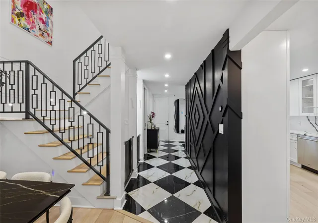 Photo 2 of Condo for sale at 24 Chestnut Ln, Woodbury, NY 11797 | MLS# 953870 | Listing updated on 2026-09-26