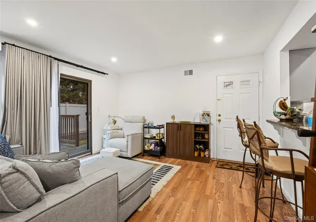 4th image of 1425 Jerusalem Ave, Hempstead, NY 11566