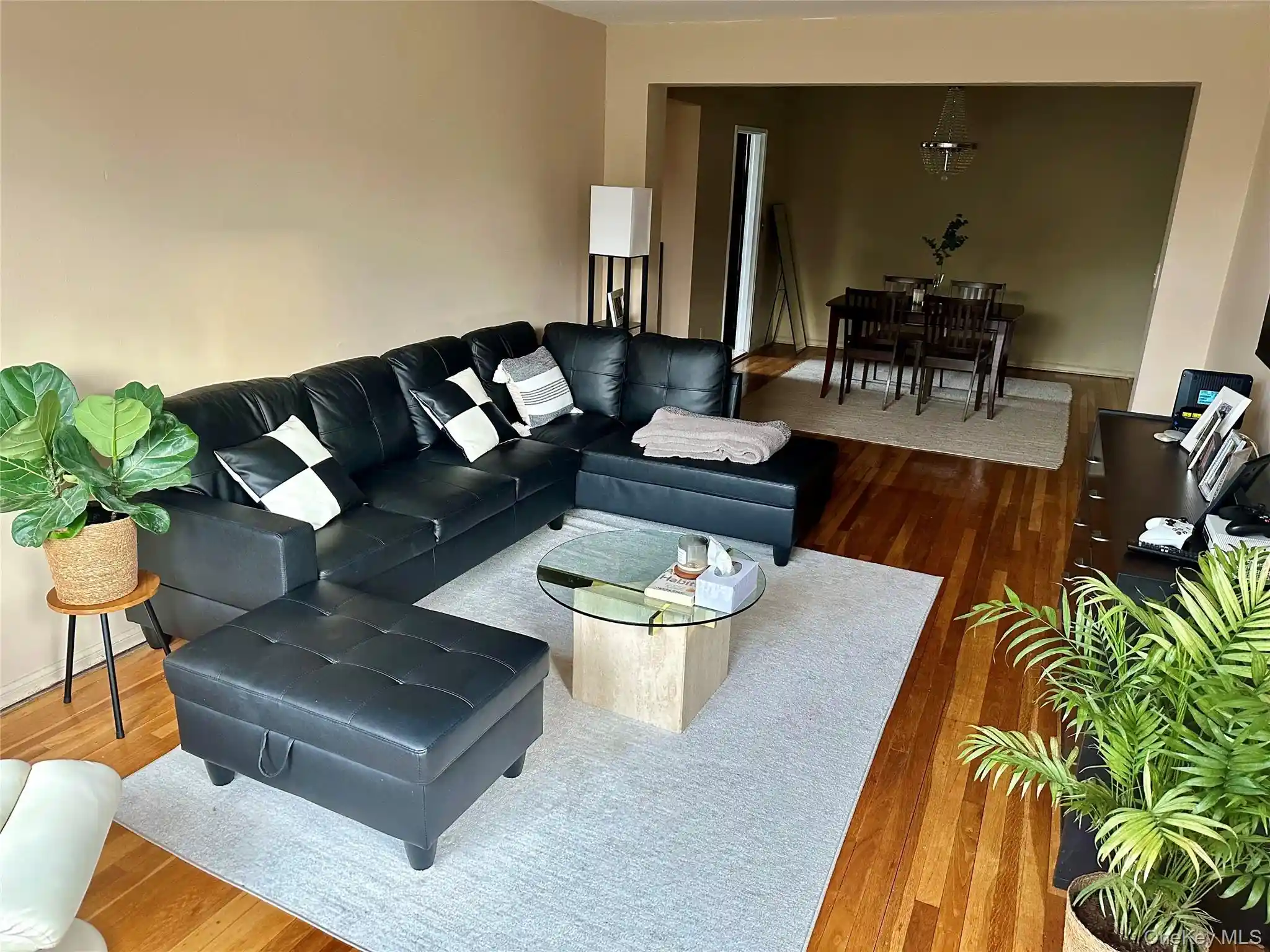 Listing Photo 2 - Condo for sale in 2 Windsor Ter located at 2 Windsor Ter, White Plains, NY 10601 - Unit #4C