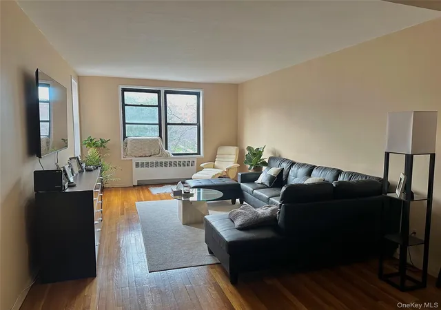Homes for sale in White Plains, NY | 2 Windsor Ter #4C, White Plains, NY 10601 | MLS# 954310