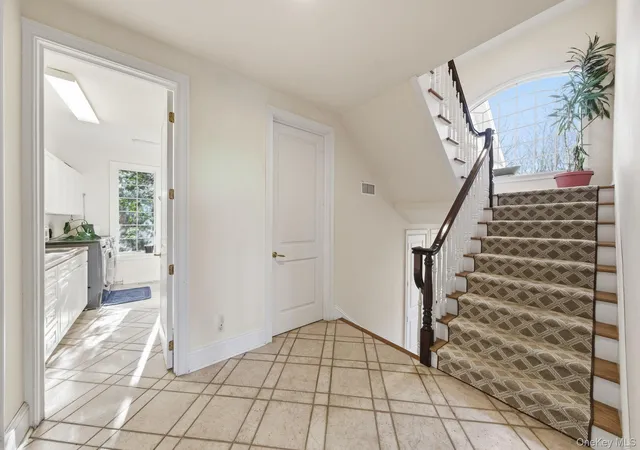42nd image of 19 Cobblestone Ct, Huntington, NY 11721 | MLS# 954369