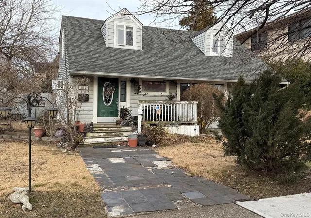 Photo 1 of Sale Pending at 812 Ibsen St, Woodmere, NY 11598 | MLS# 954372 | Listing updated on 2026-02-04
