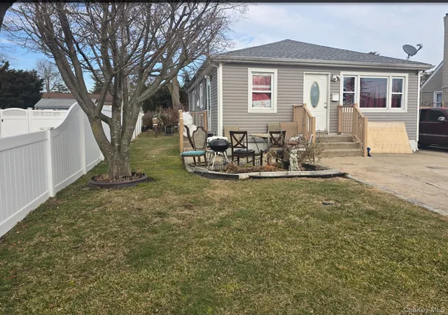 1st image of 5 Campion St, Brentwood, NY 11717 | MLS# 954400