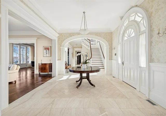 Photo 4 of Single family home for sale at 30 Forest Dr, Port Washington, NY 11050 | MLS# 954528 | Listing updated on 2026-09-23