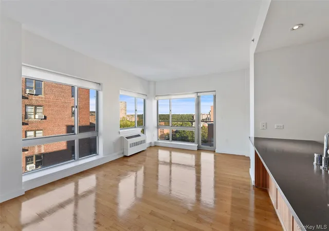 4th image of 460 W 236Th St #6A, Bronx, NY 10463 | MLS# 954620