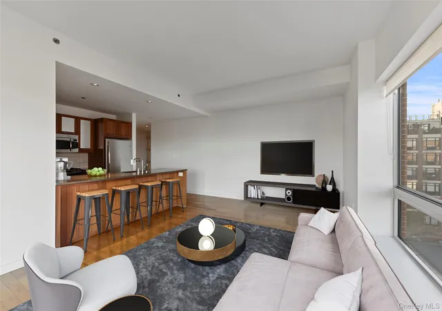 3rd image of 460 W 236Th St #6A, Bronx, NY 10463 | MLS# 954620