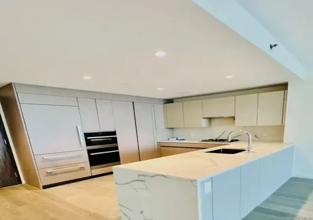 2nd image of 13336 37Th Ave #6F, Flushing, NY 11354 | MLS# 954826