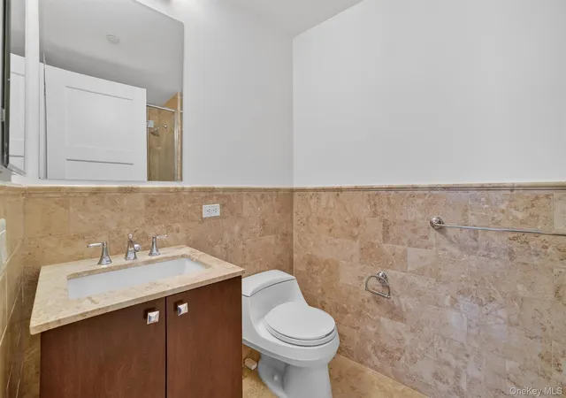 Homes for sale in White Plains, NY | 5 Renaissance Square, White Plains, NY 10601 | Houzeo