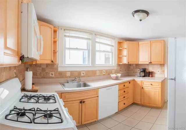 4th image of 925 Constant Ave, Peekskill, NY 10566 | MLS# 954967