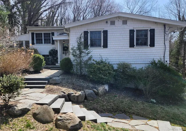 Homes for sale in Huntington, NY | 20 Harborview Dr, Huntington, NY 11768 | MLS# 954989