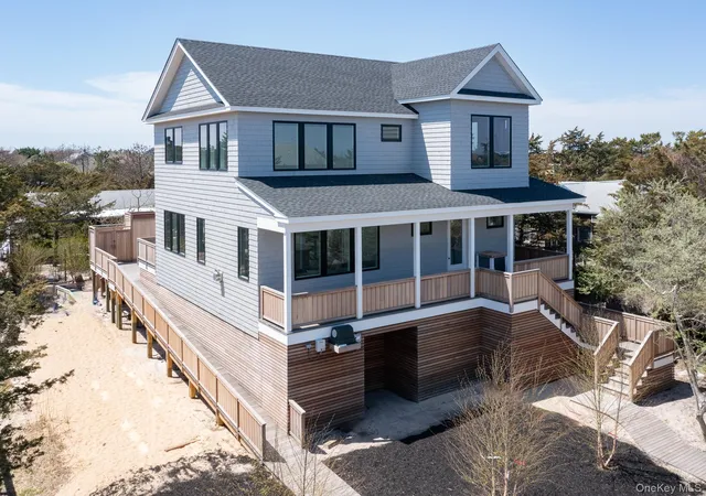 3rd image of 44 Island Walk, Bay Shore, NY 11706 | MLS# 955042