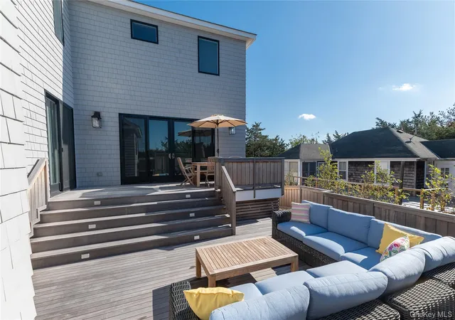 4th image of 44 Island Walk, Bay Shore, NY 11706 | MLS# 955042
