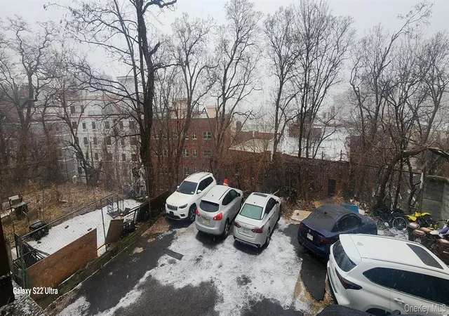 Listing Photo 5 - Condo for sale in building located at 2759 Kingsbridge Ter, Bronx, NY 10463