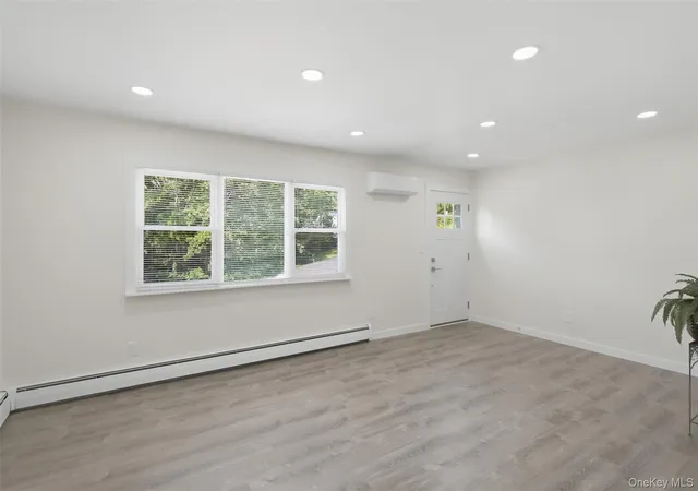 4th image of 22 W Marshall Dr, Hyde Park, NY 12601 | MLS# 955108