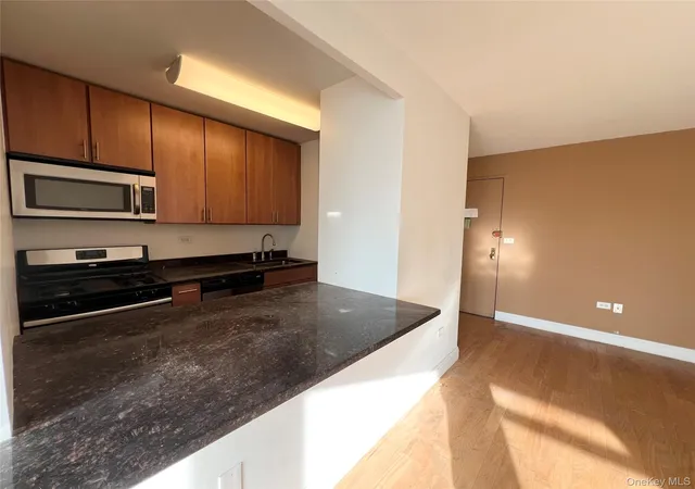 Photo 3 of Sale Pending at 1019 Van Siclen Ave #5G, Brooklyn, NY 11207 | MLS# 955131 | Listing updated on 2026-04-13