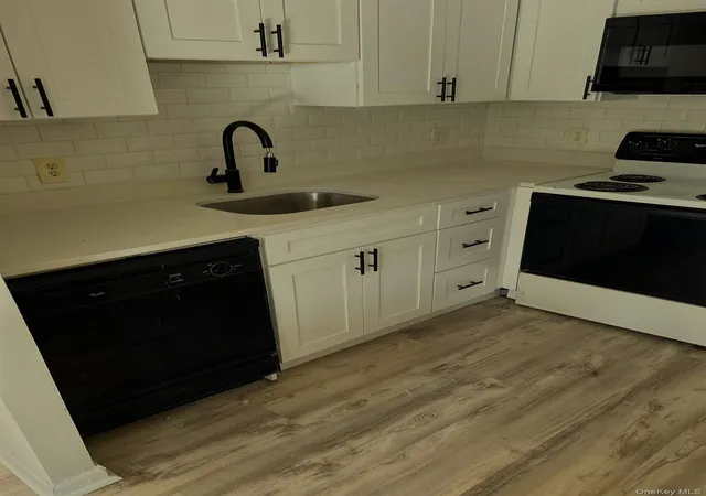 Photo 3 of Sale Pending at 4 Scarborough Ln #B, Wappinger, NY 12590 | MLS# 955221 | Listing updated on 2026-08-05
