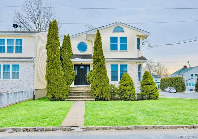 1st image of 74 Bedford Ave, New Hyde Park, NY 11040 | MLS# 955253