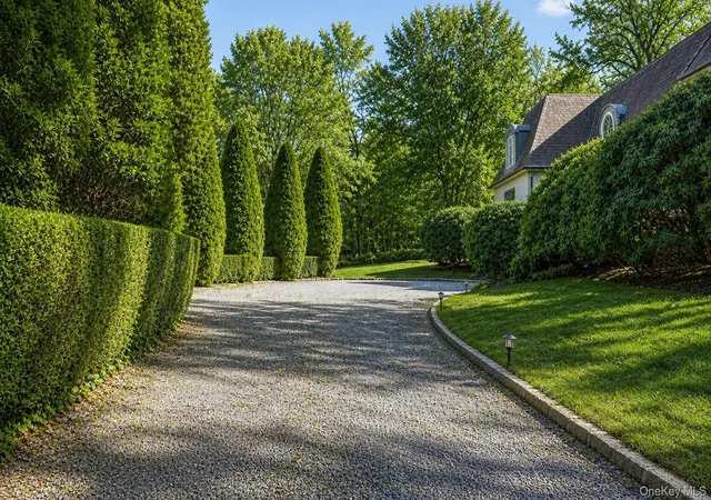 3rd image of 38 Tiffany Rd, Oyster Bay, NY 11771 | MLS# 955339