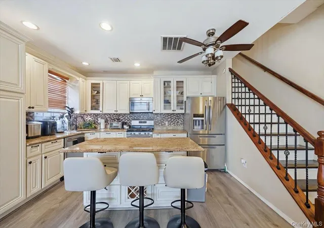 Photo 4 of Condo for sale at 126 Mermaid Ln, Bronx, NY 10473 | MLS# 955351 | Listing updated on 2026-10-13