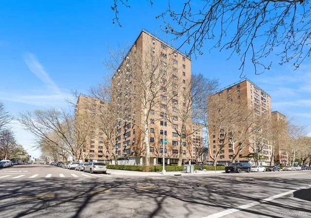 2nd image of 33-65 14Th St, Astoria, NY 11106