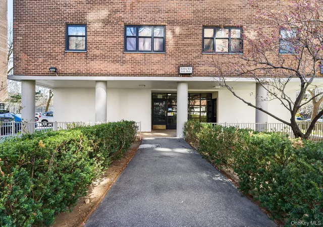 2nd image of 33 65 14th St #8C, Astoria, NY 11106 | MLS# 955551