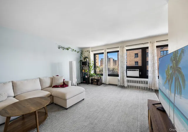 3rd image of 33-65 14Th St #8C, Astoria, NY 11106 | MLS# 955551