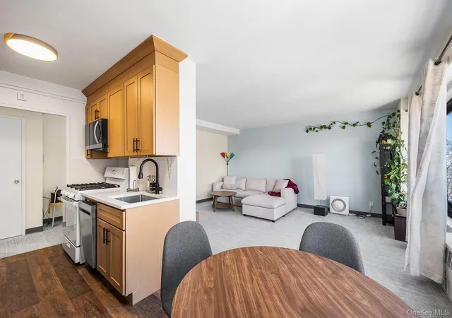 5th image of 33-65 14Th St #8C, Astoria, NY 11106 | MLS# 955551