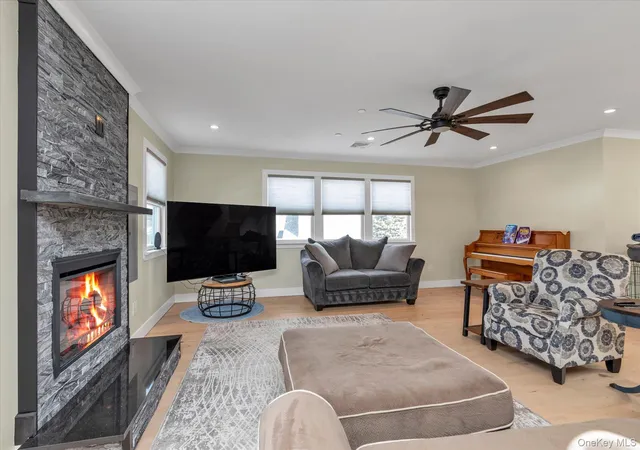 4th image of 3894 Sands Ln, Hempstead, NY 11783 | MLS# 955593