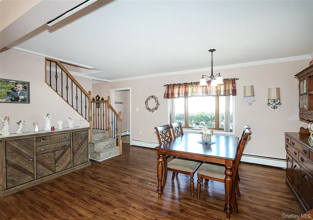 5th image of 70 Corncrib Ln, Hempstead, NY 11756 | MLS# 955779