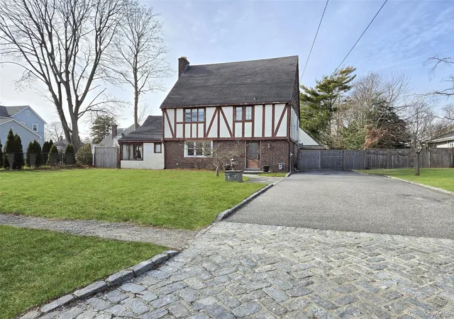 Photo 1 of Sale Pending at 410 Greene Ave, Sayville, NY 11782 | MLS# 955838 | Listing updated on 2026-04-20
