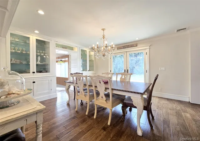 Photo 3 of Sale Pending at 410 Greene Ave, Sayville, NY 11782 | MLS# 955838 | Listing updated on 2026-04-20