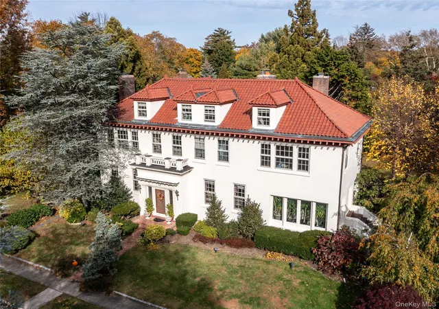 Photo 2 of Mansion for sale at 64 Plandome Ct, Manhasset, NY 11030 | MLS# 955887 | Listing updated on 2026-05-22