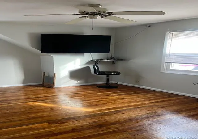 Photo 3 of Sale Pending at 227 50 Murdock Ave, Queens Village, NY 11429 | MLS# 955923 | Listing updated on 2026-03-31