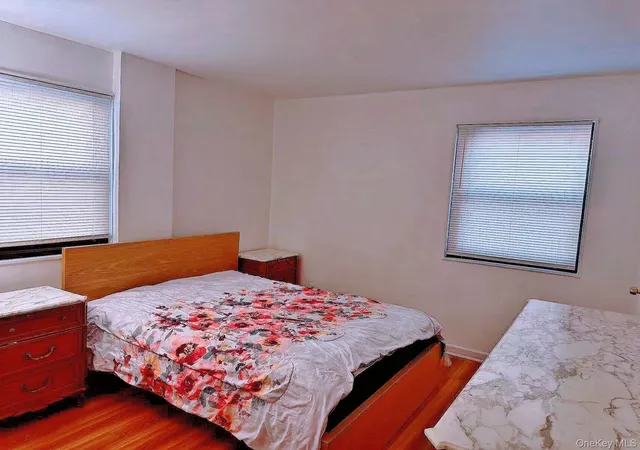 2nd image of 81-06 155Th Ave, Howard Beach, NY 11414