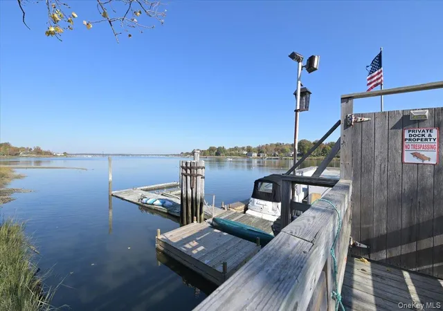 2nd image of 320 E Shore Rd, North Hempstead, NY 11023