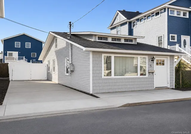 2nd image of 5 James St, Hempstead, NY 11518 | MLS# 956326