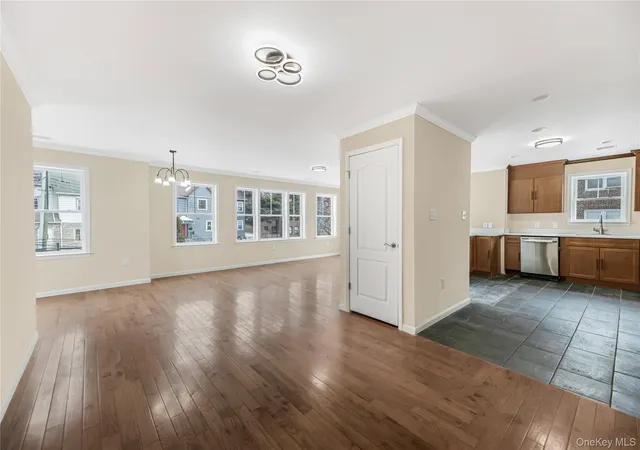 Photo 4 of House for sale at 320 E 4th Street, Mount Vernon, NY 10553 | MLS# 956343 | Listing updated on 2026-10-10