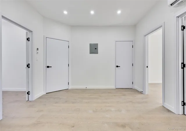 Listing Photo 5 - Condo for sale in building located at 962 E 221st St, Bronx, NY 10469
