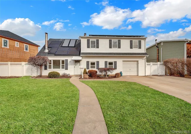 Photo 2 of Single family home for sale at 31 Bluespruce Rd, Hempstead, NY 11756 | MLS# 956416 | Listing updated on 2026-10-07