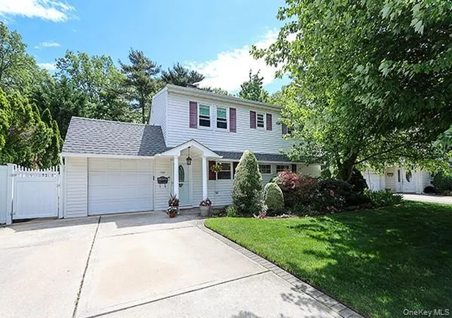 Homes for sale in Hempstead, NY | 166 Choir Ln E, Hempstead, NY 11590 | MLS# 956531