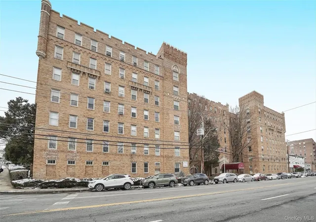 2nd image of 219 Bronx River Rd, Yonkers, NY 10704