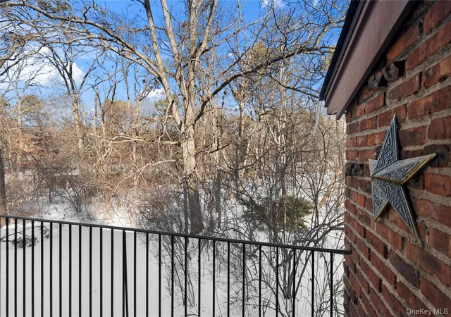2nd image of 19 Newbrook, Islip, NY 11706