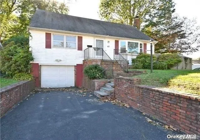 2nd image of 62 Murdock St, Huntington, NY 11746 | MLS# 956651
