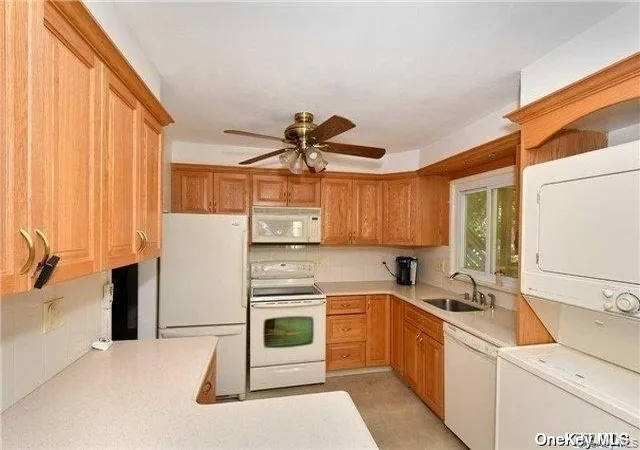 3rd image of 62 Murdock St, Huntington, NY 11746 | MLS# 956651