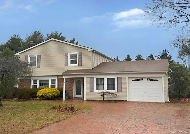 Single Family Residence at 26 Malvern Ln, Stony Brook, NY 11790 | MLS# 956687 | | Sold on 2026-03-20