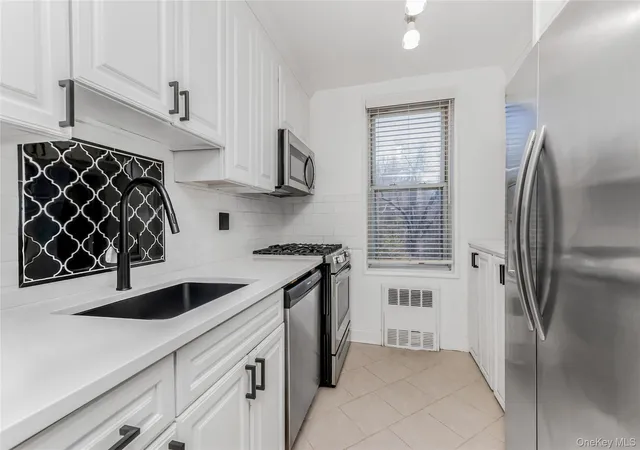 Homes for sale in Yonkers, NY | 245 Rumsey Rd #5G, Yonkers, NY 10701 | MLS# 956689