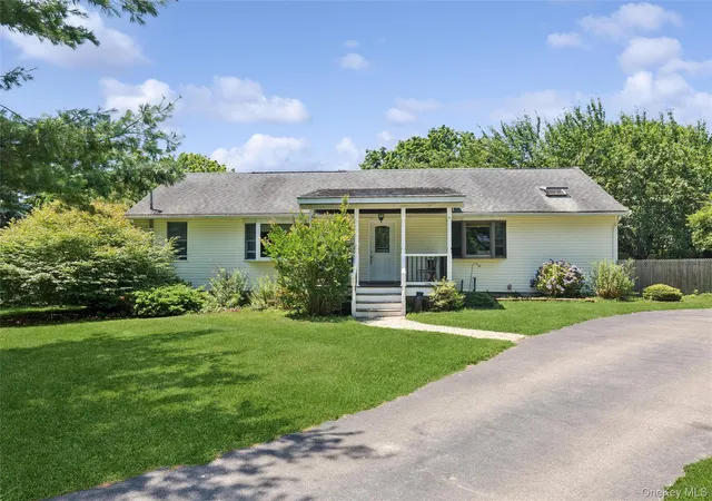 Homes for sale in Southold, NY | 6205 Alvahs Ln, Southold, NY 11935 | MLS# 956730