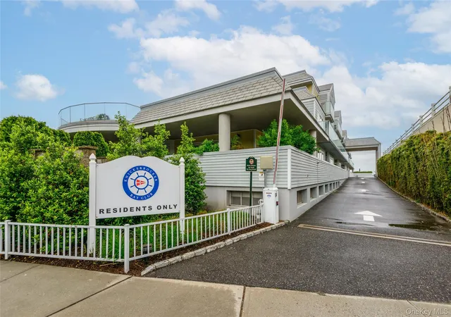 1st image of 433 Main St #103, North Hempstead, NY 11050 | MLS# 956813