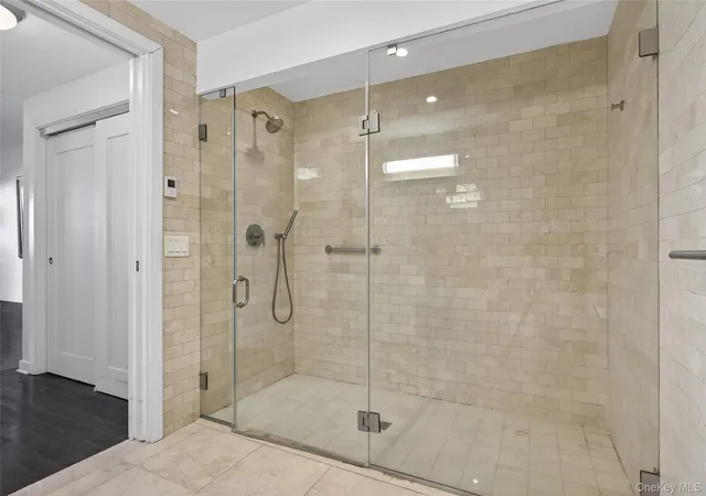 26th image of 433 Main St #103, North Hempstead, NY 11050 | MLS# 956813