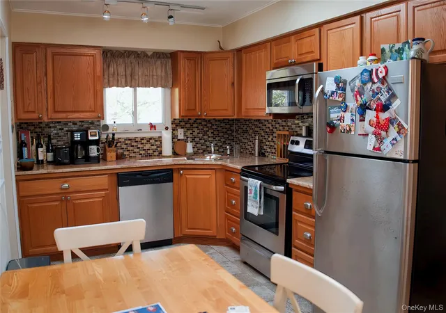 3rd image of 215 Lakeside Trl, Brookhaven, NY 11961 | MLS# 956839